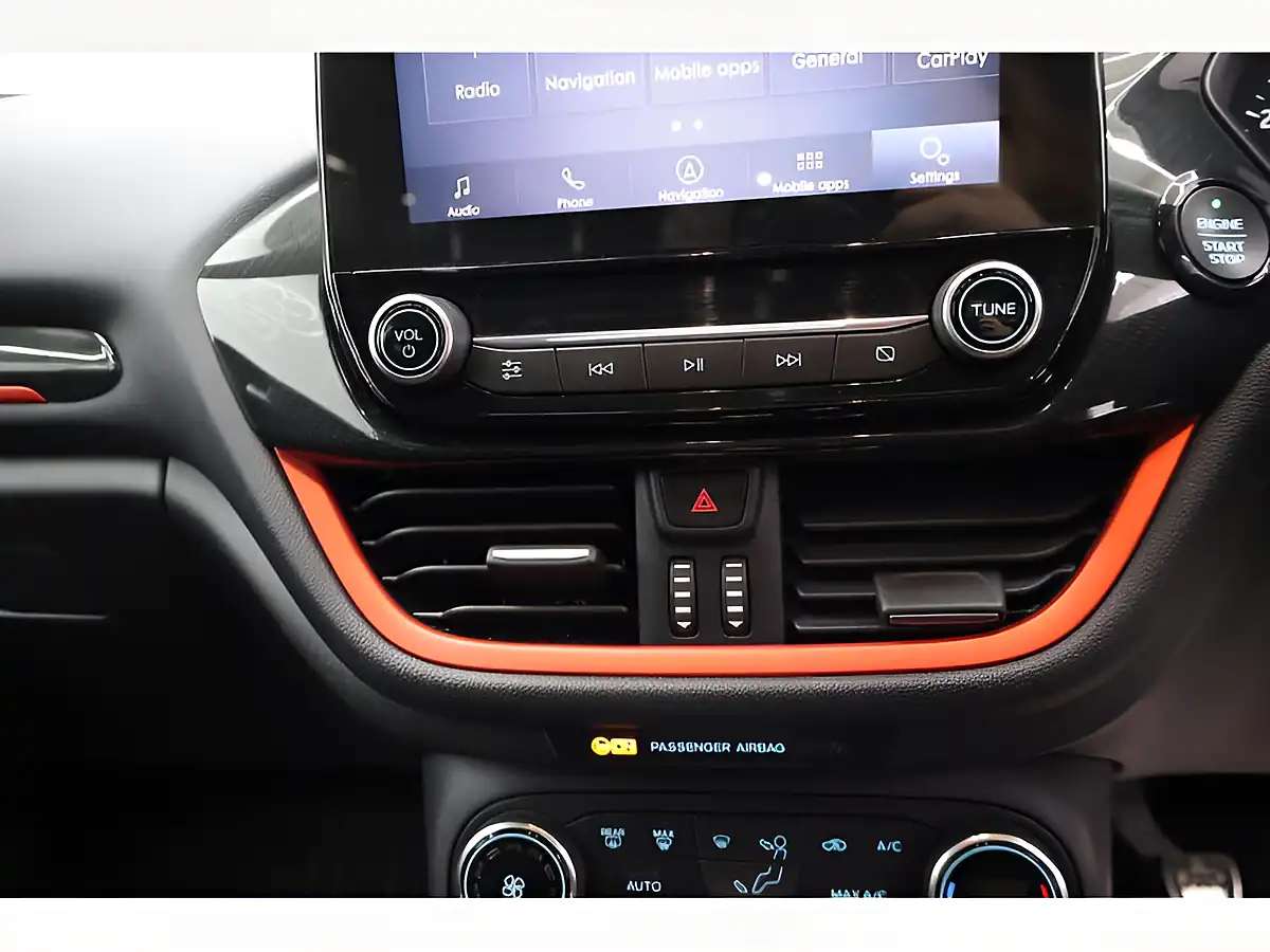 Used 2018 Ford Fiesta ST-Line X White - Interior and Exterior details 14
