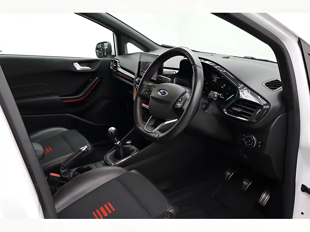 Used 2018 Ford Fiesta ST-Line X White - Interior and Exterior details 4