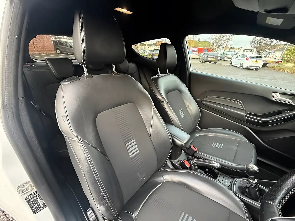 Used 2018 Ford Fiesta ST-Line X White - Interior and Exterior details 14