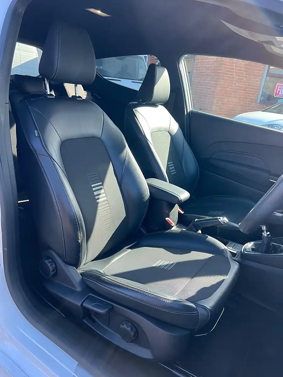 Used 2018 Ford Fiesta ST-Line X White - Interior and Exterior details 10