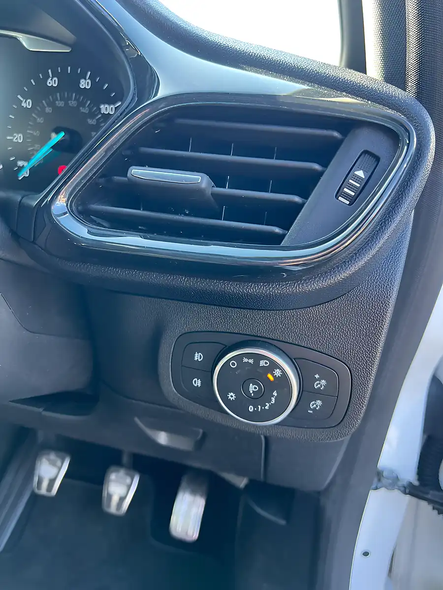 Used 2018 Ford Fiesta ST-Line X White - Interior and Exterior details 17