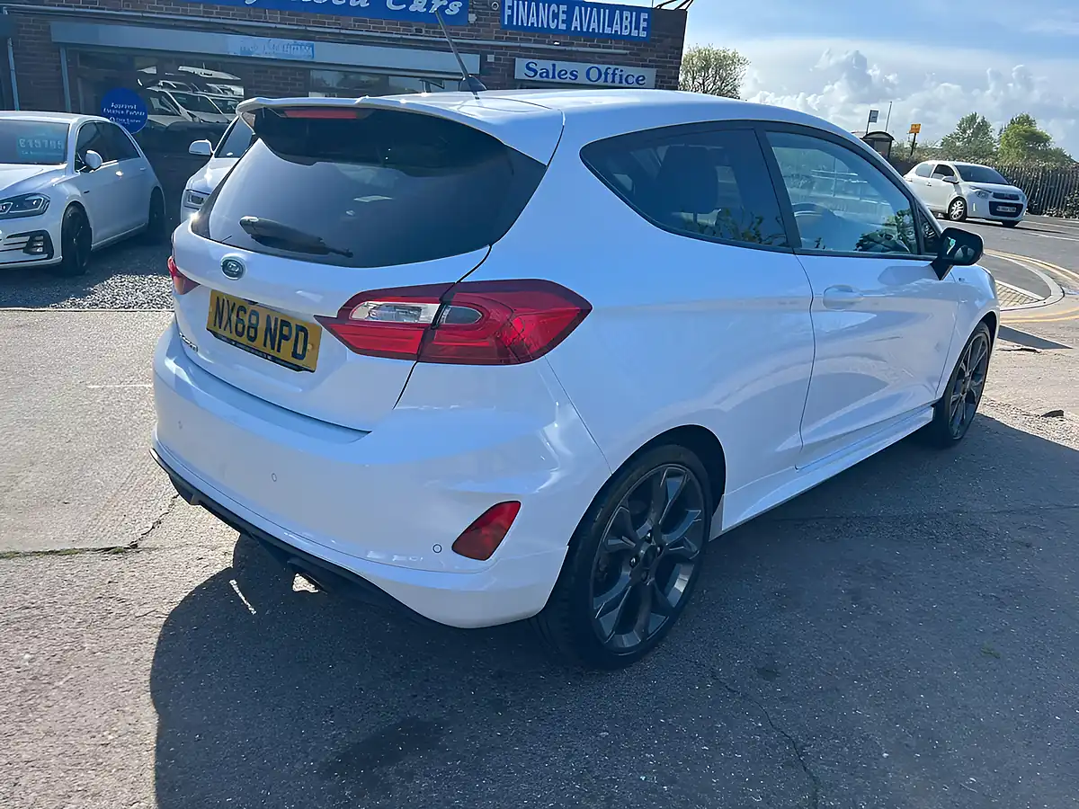 Used 2018 Ford Fiesta ST-Line X White - Interior and Exterior details 6