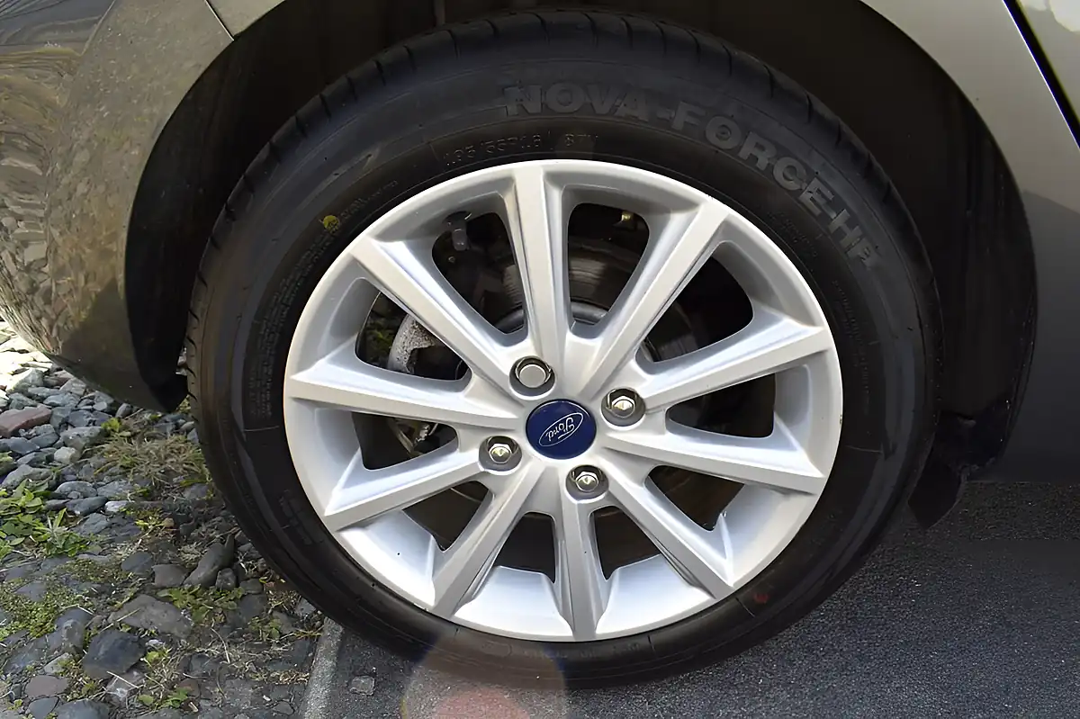 Used 2018 Ford Fiesta Titanium Grey - Interior and Exterior details 5