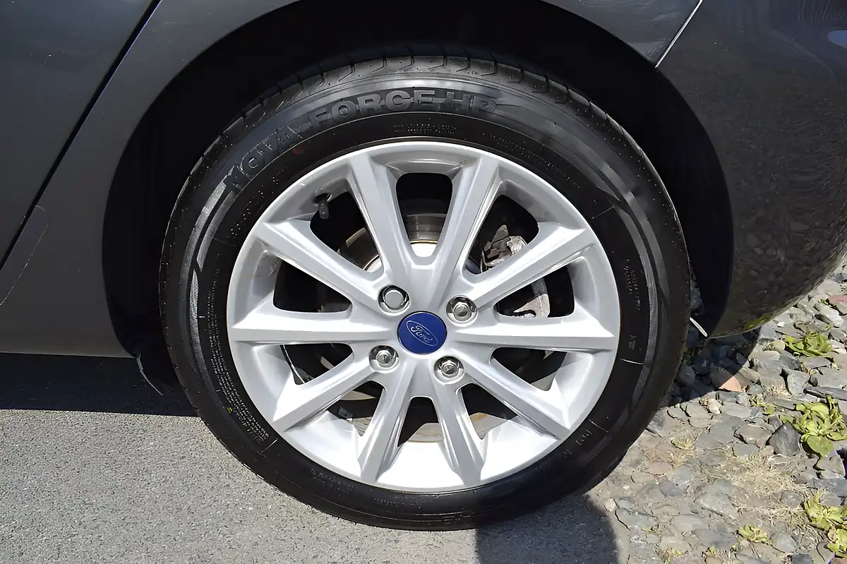 Used 2018 Ford Fiesta Titanium Grey - Interior and Exterior details 6