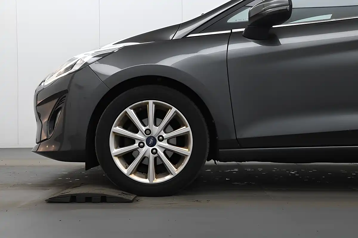 Used 2018 Ford Fiesta Titanium Grey - Interior and Exterior details 5