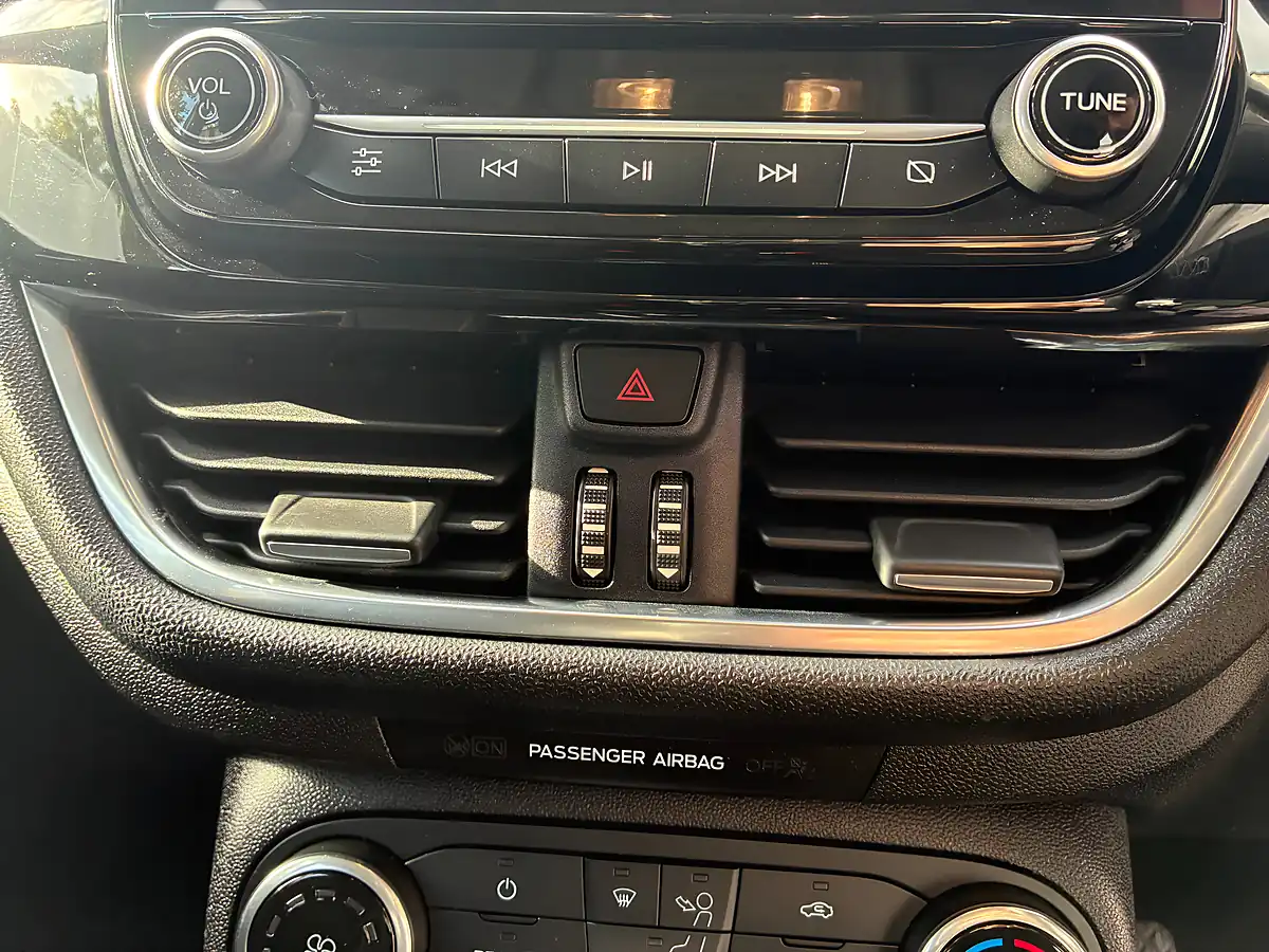 Used 2018 Ford Fiesta Zetec Black - Interior and Exterior details 17