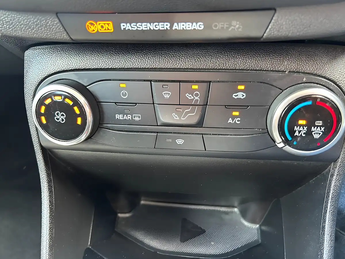 Used 2018 Ford Fiesta Zetec Blue - Interior and Exterior details 12