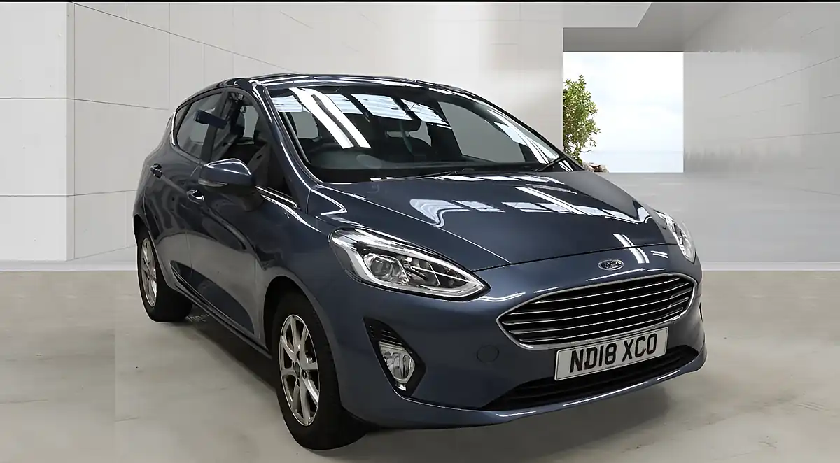 Used 2018 Ford Fiesta Zetec Blue - Front View