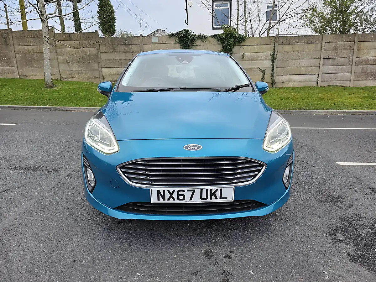 Used 2018 Ford Fiesta Zetec Blue - Front View