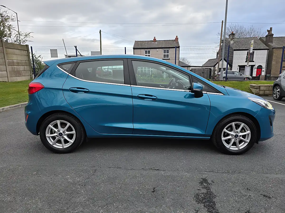 Used 2018 Ford Fiesta Zetec Blue - Interior and Exterior details 5