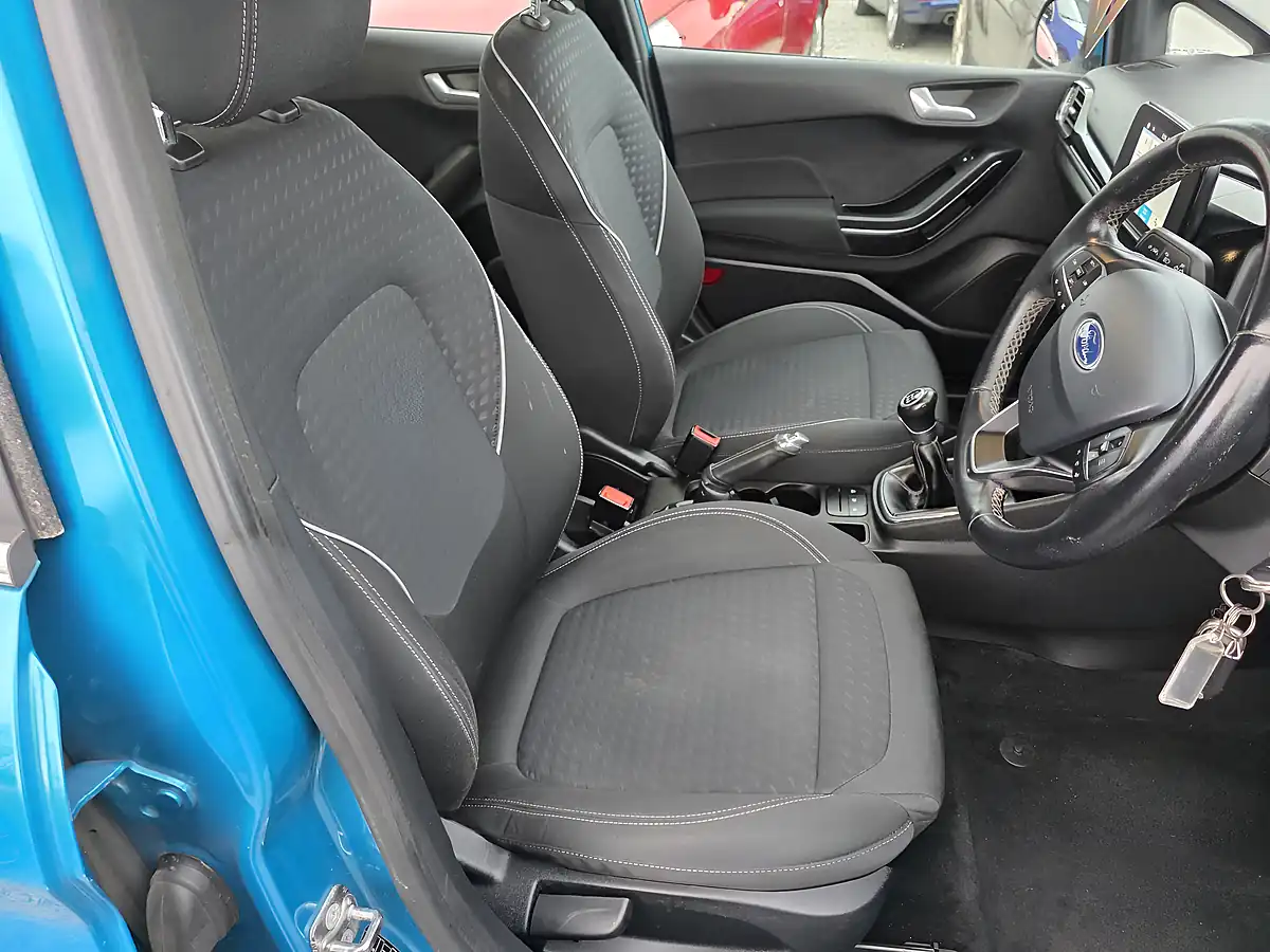 Used 2018 Ford Fiesta Zetec Blue - Interior and Exterior details 9