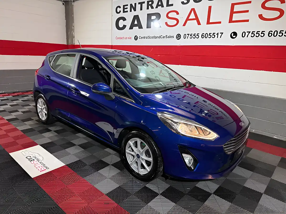 Used 2018 Ford Fiesta Zetec Blue - Front View