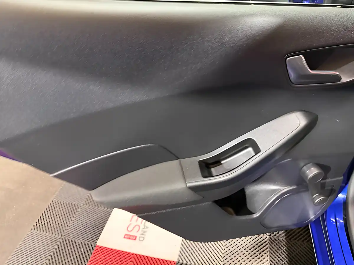 Used 2018 Ford Fiesta Zetec Blue - Interior and Exterior details 13