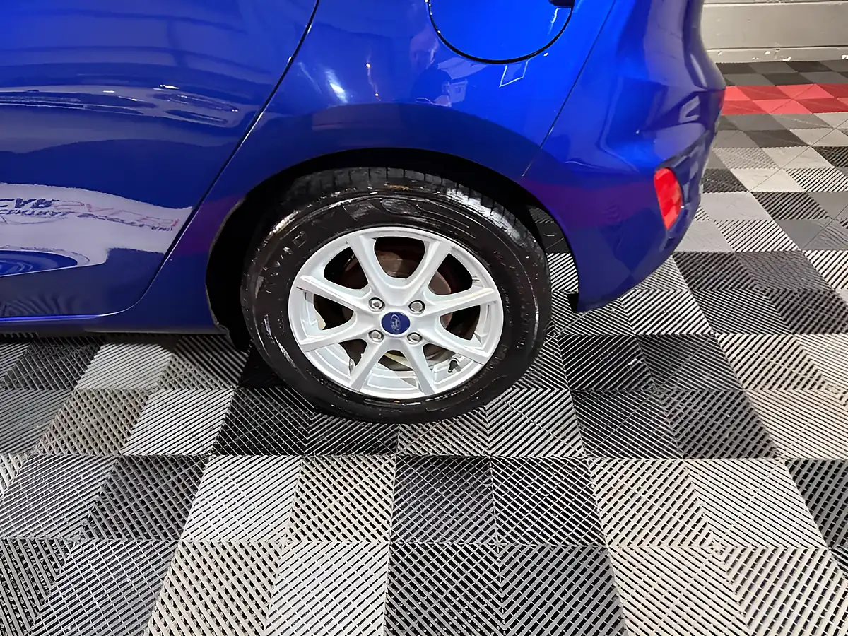 Used 2018 Ford Fiesta Zetec Blue - Interior and Exterior details 14