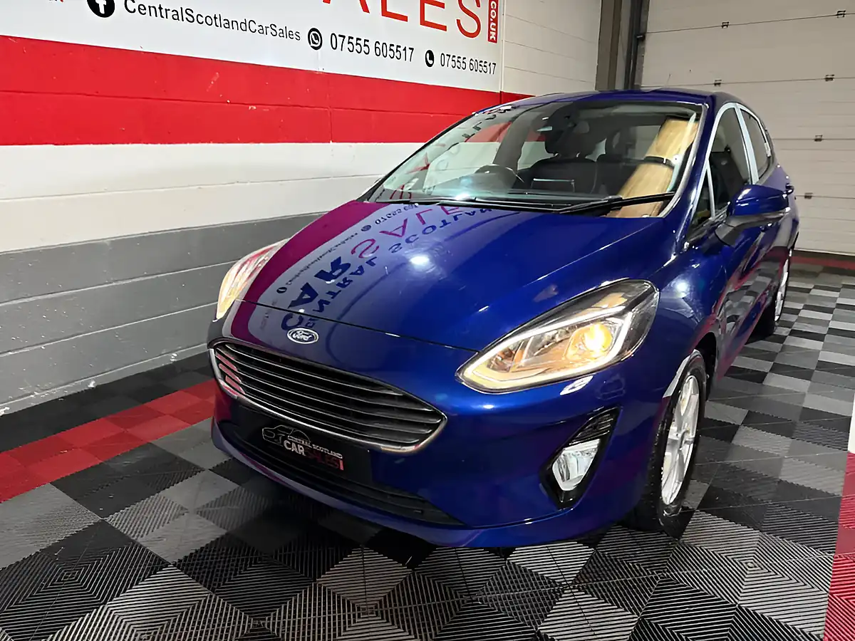 Used 2018 Ford Fiesta Zetec Blue - Interior and Exterior details 7