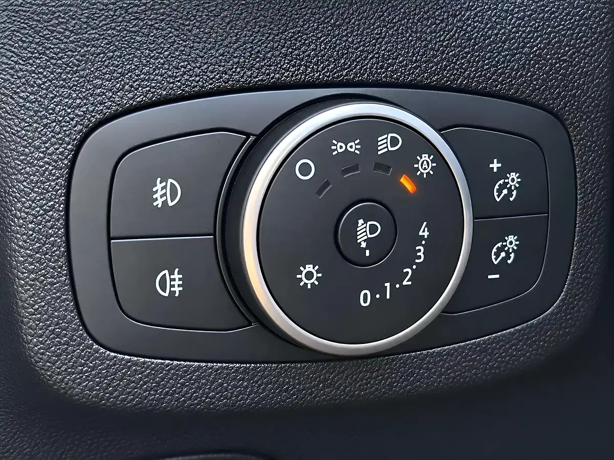 Used 2018 Ford Fiesta Zetec Blue - Interior and Exterior details 18