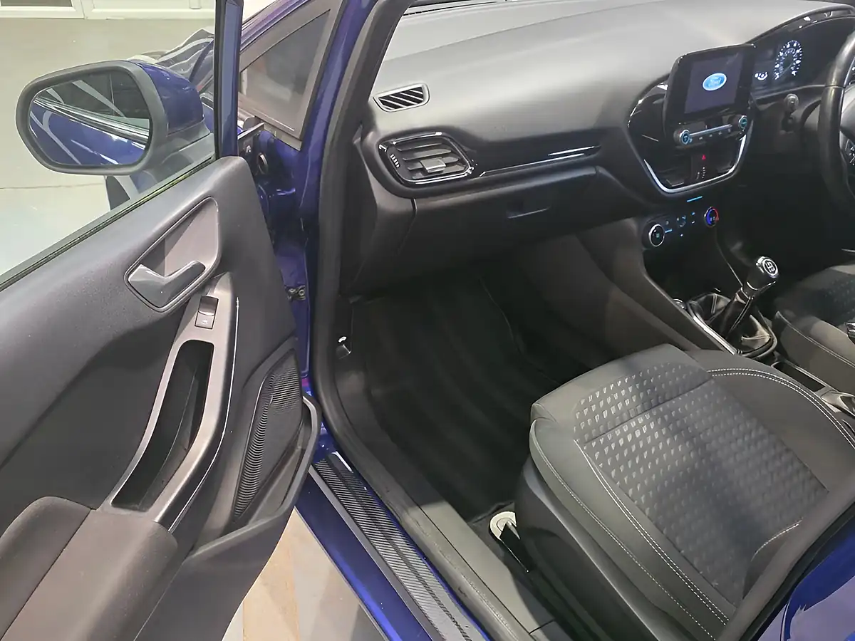 Used 2018 Ford Fiesta Zetec Blue - Interior and Exterior details 15