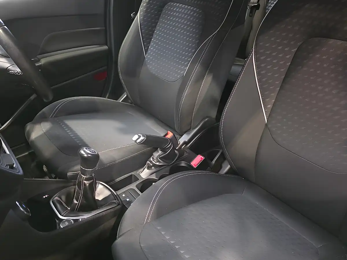 Used 2018 Ford Fiesta Zetec Blue - Interior and Exterior details 16