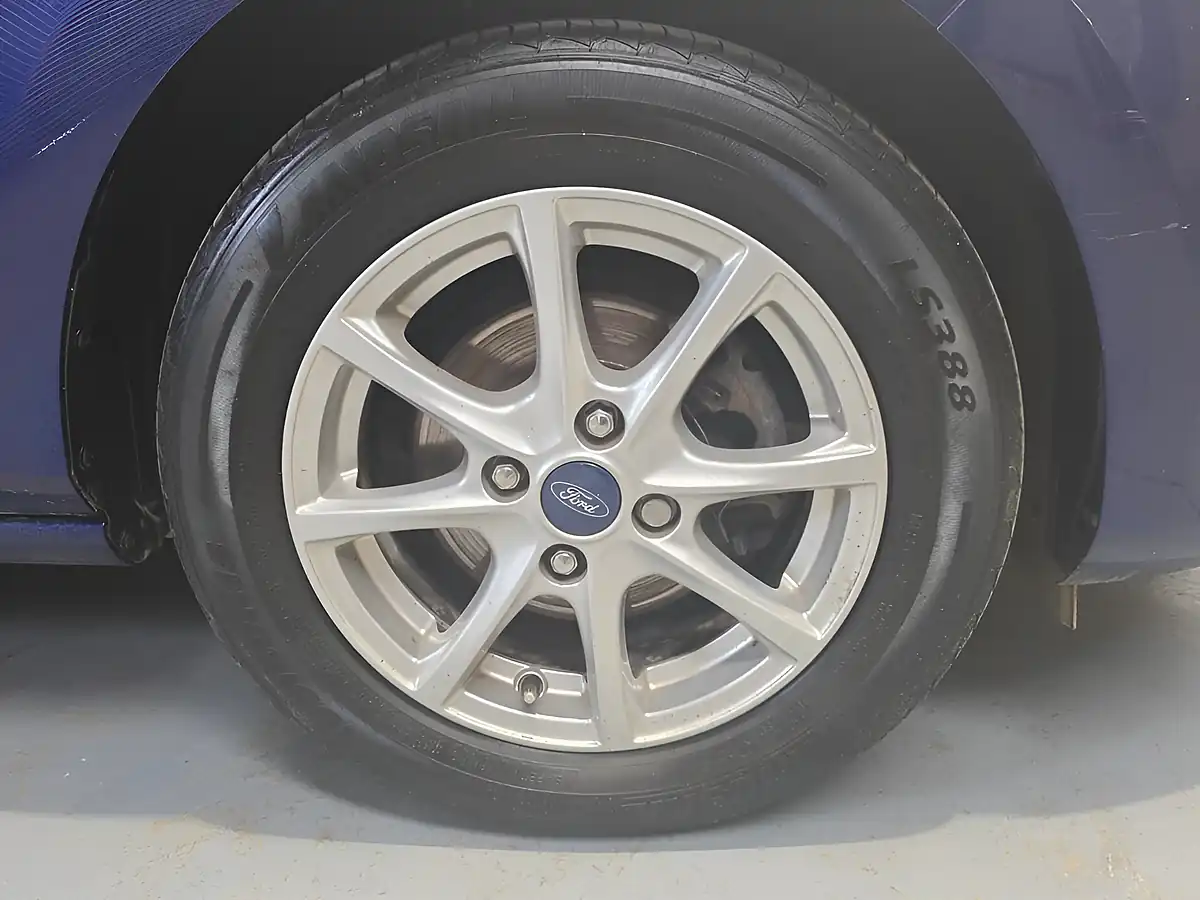 Used 2018 Ford Fiesta Zetec Blue - Interior and Exterior details 6