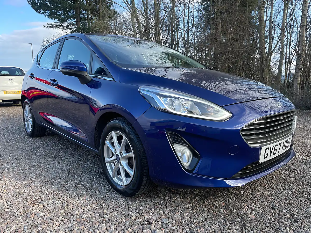 Used 2018 Ford Fiesta Zetec Blue - Front View