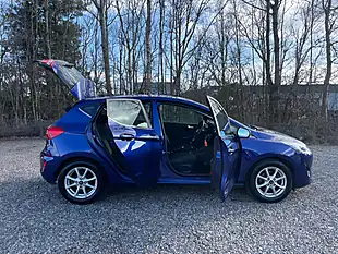 Used 2018 Ford Fiesta Zetec Blue - Interior and Exterior details 7