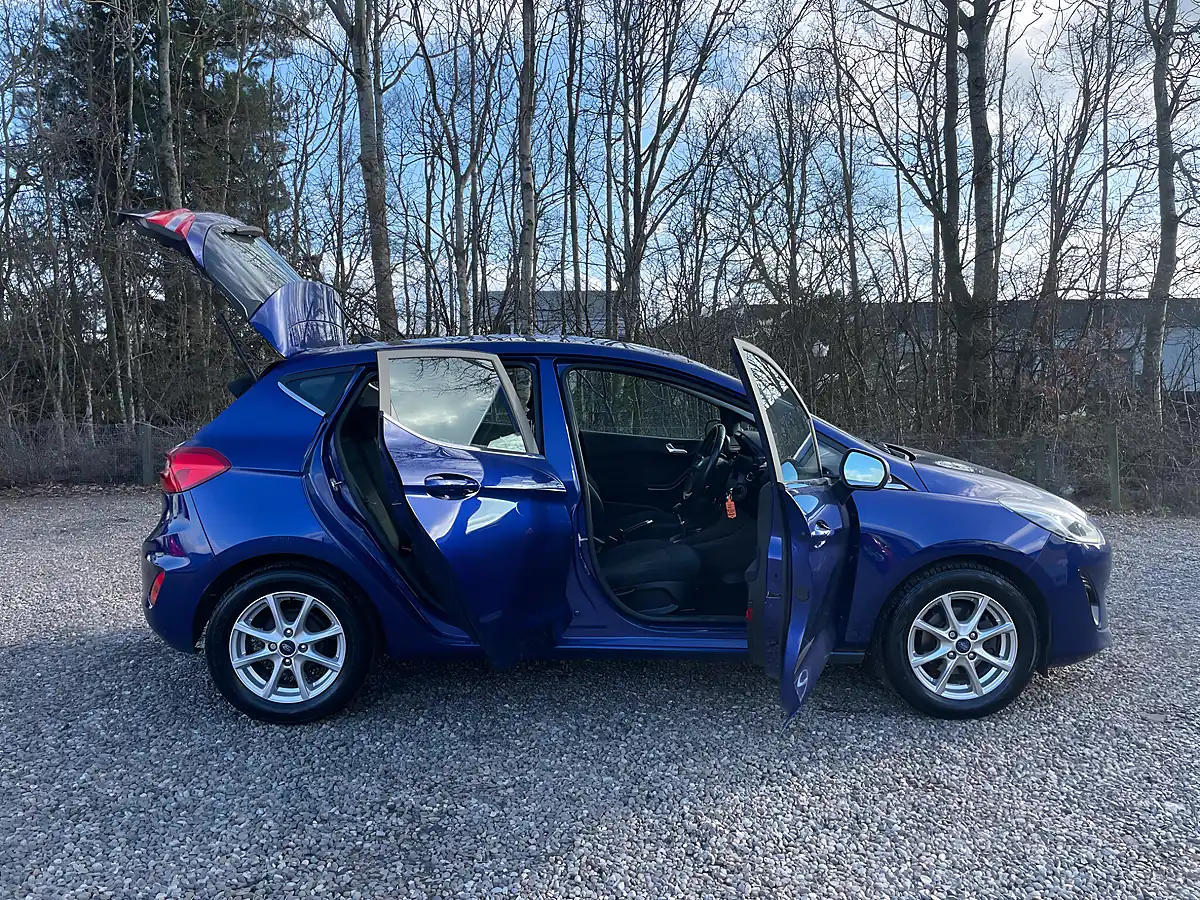 Used 2018 Ford Fiesta Zetec Blue - Interior and Exterior details 7