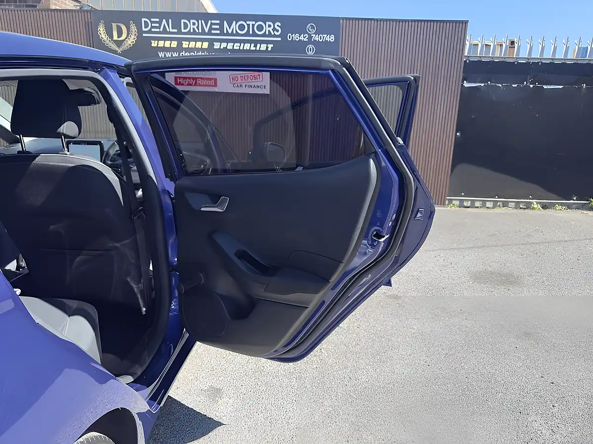 Used 2018 Ford Fiesta Zetec Blue - Interior and Exterior details 10