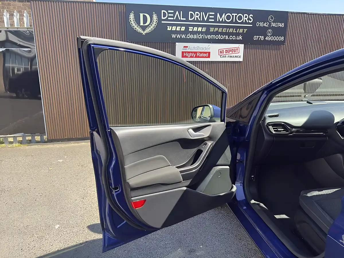 Used 2018 Ford Fiesta Zetec Blue - Interior and Exterior details 14