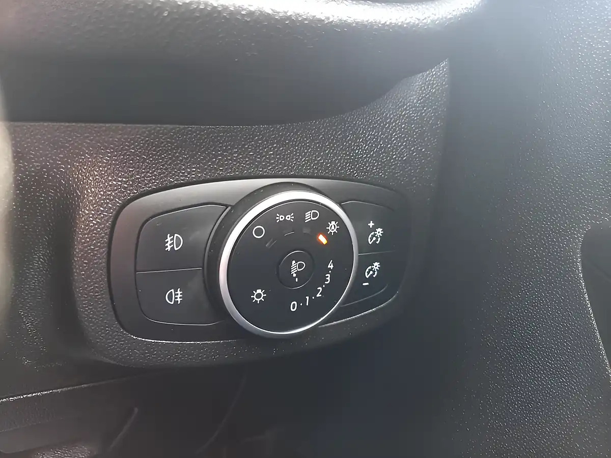 Used 2018 Ford Fiesta Zetec Grey - Interior and Exterior details 17