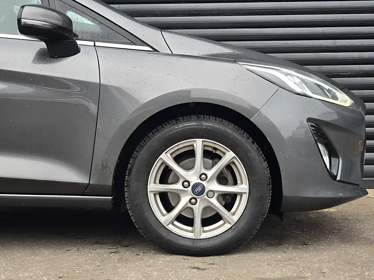 Used 2018 Ford Fiesta Zetec Grey - Interior and Exterior details 7