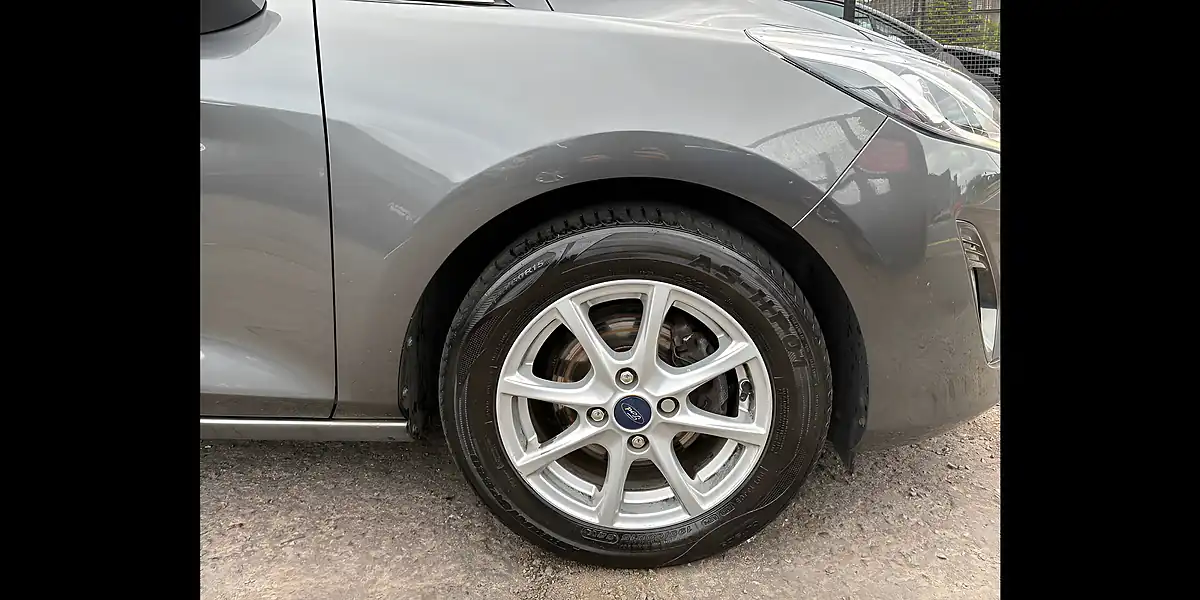 Used 2018 Ford Fiesta Zetec Grey - Interior and Exterior details 18