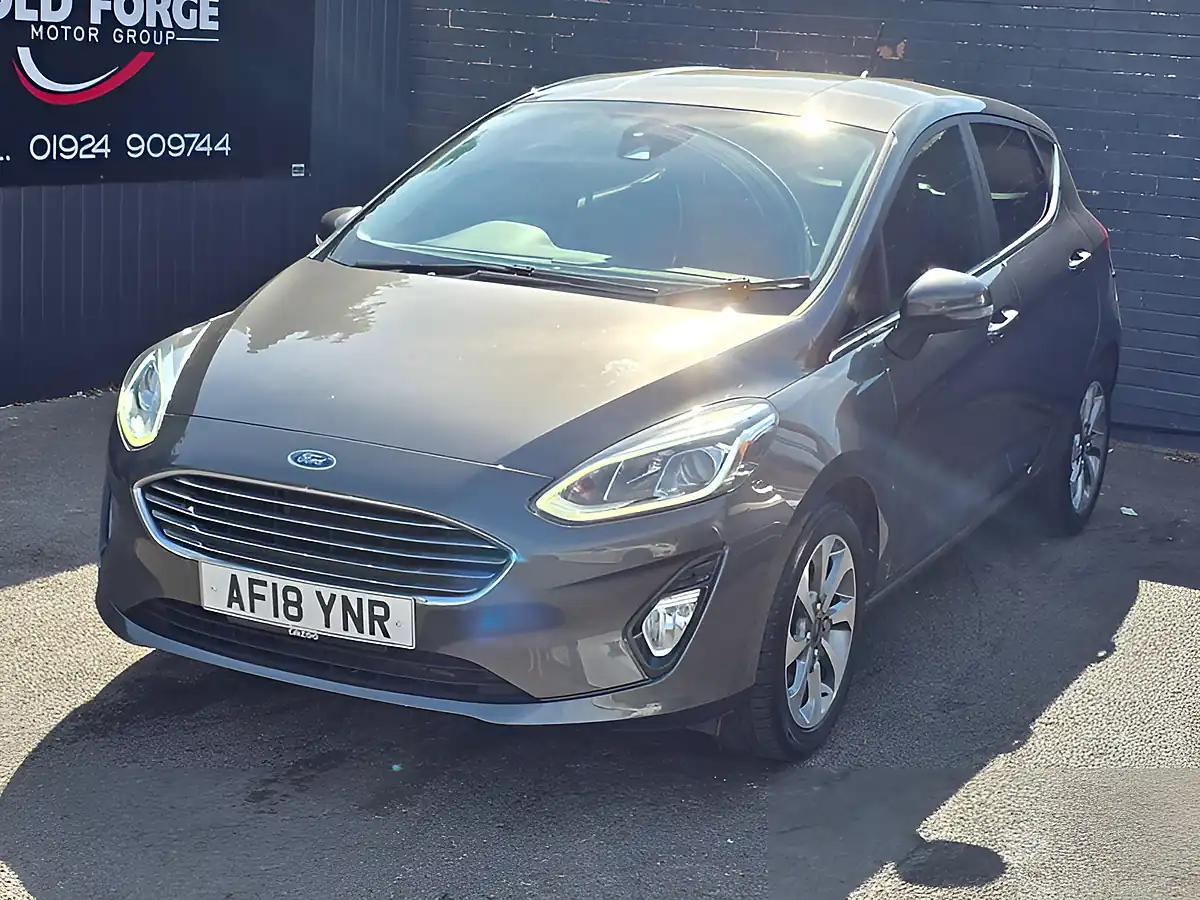 Used 2018 Ford Fiesta Zetec Grey - Interior and Exterior details 5