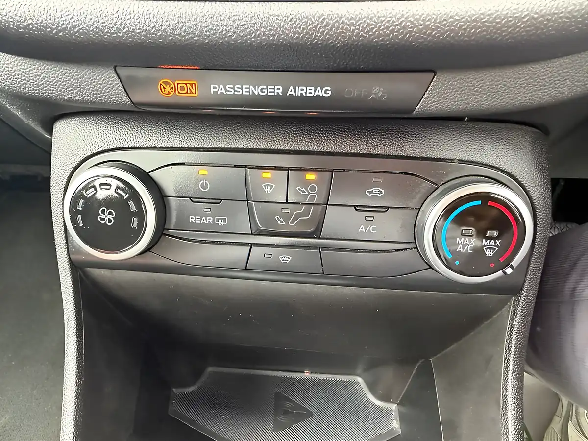 Used 2018 Ford Fiesta Zetec Grey - Interior and Exterior details 6
