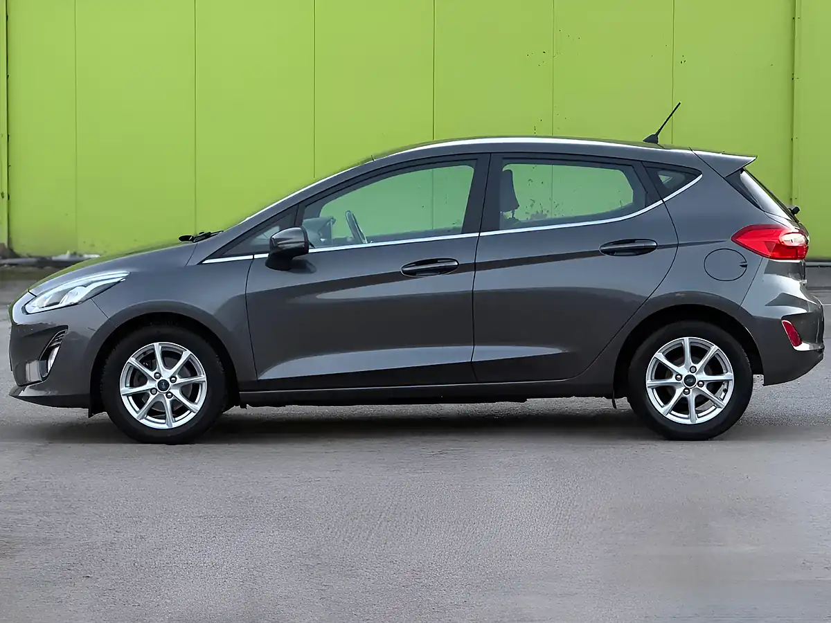 Used 2018 Ford Fiesta Zetec Grey - Interior and Exterior details 9