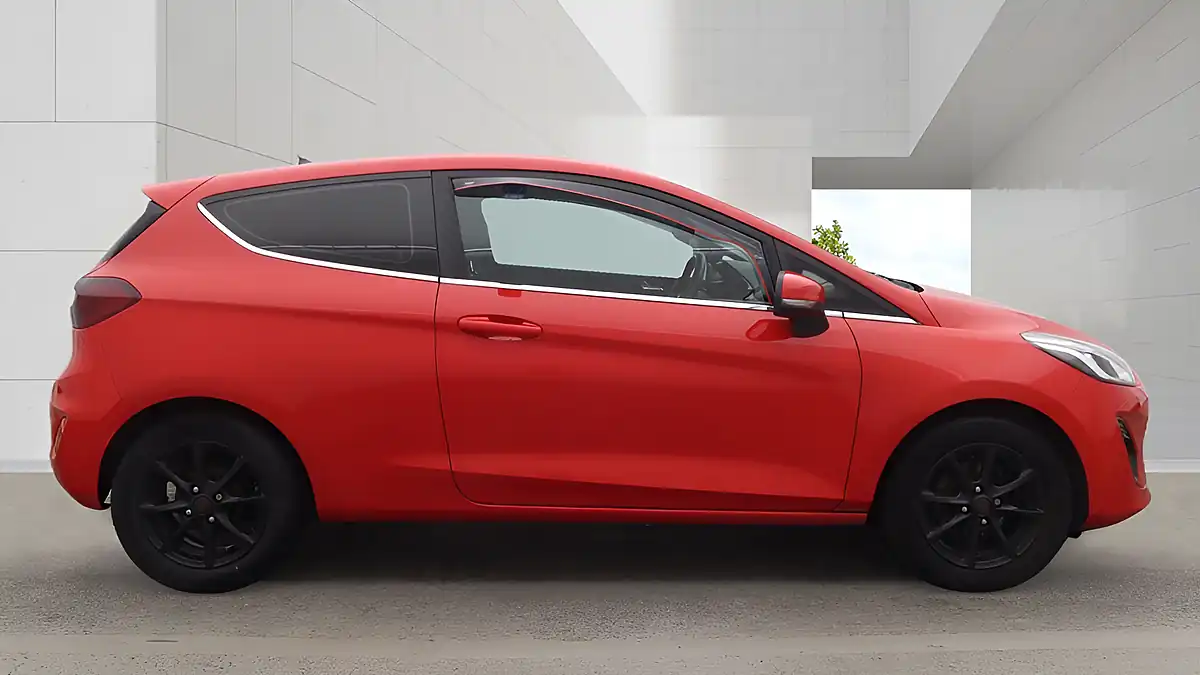 Used 2018 Ford Fiesta Zetec Red - Interior and Exterior details 5