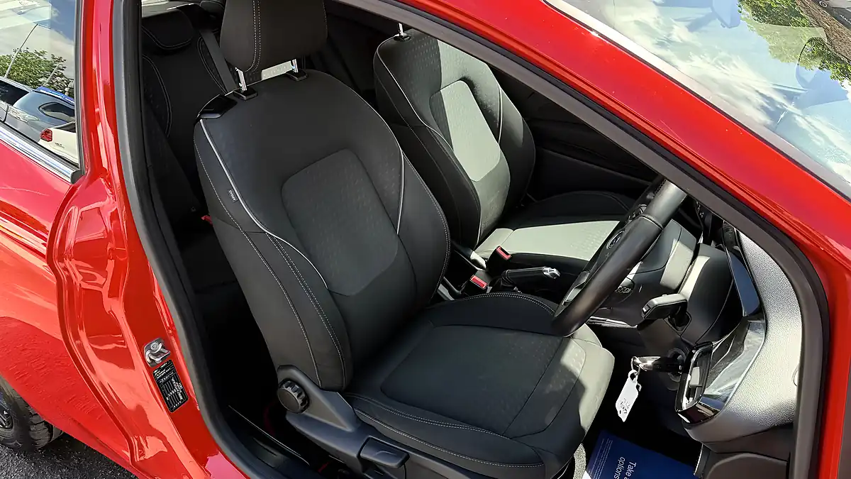Used 2018 Ford Fiesta Zetec Red - Interior and Exterior details 15