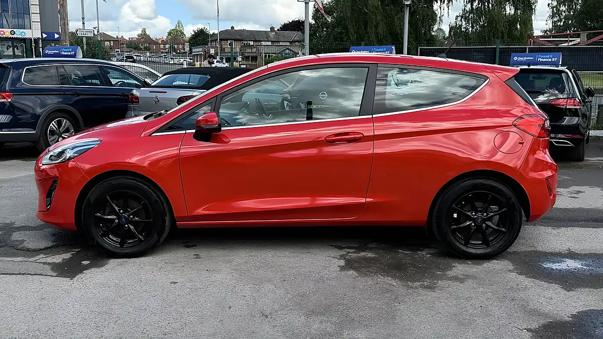 Used 2018 Ford Fiesta Zetec Red - Interior and Exterior details 6