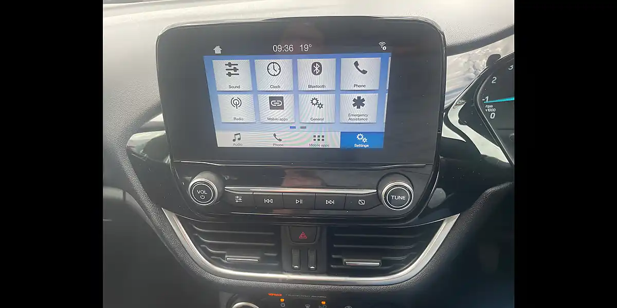 Used 2018 Ford Fiesta Zetec Red - Interior and Exterior details 14
