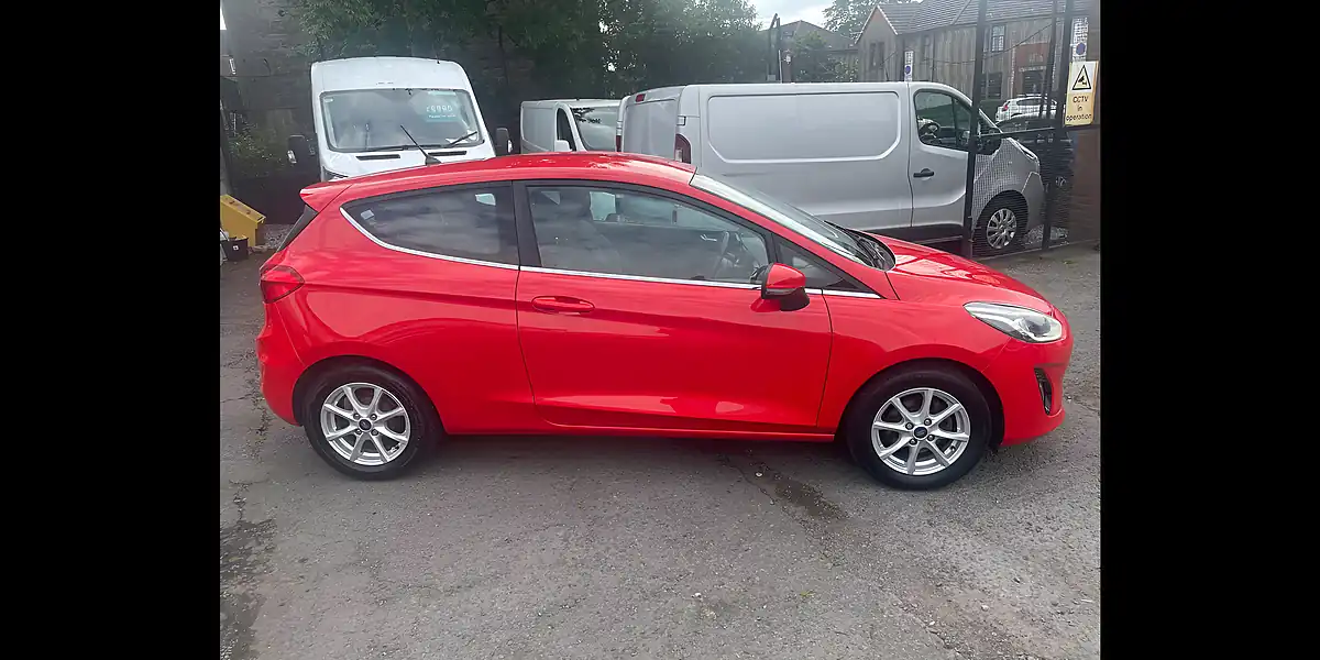 Used 2018 Ford Fiesta Zetec Red - Interior and Exterior details 3