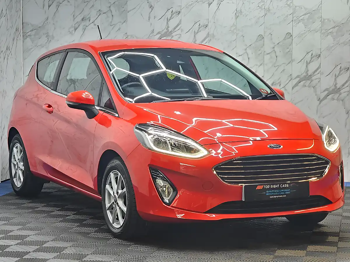 Used 2018 Ford Fiesta Zetec Red - Front View