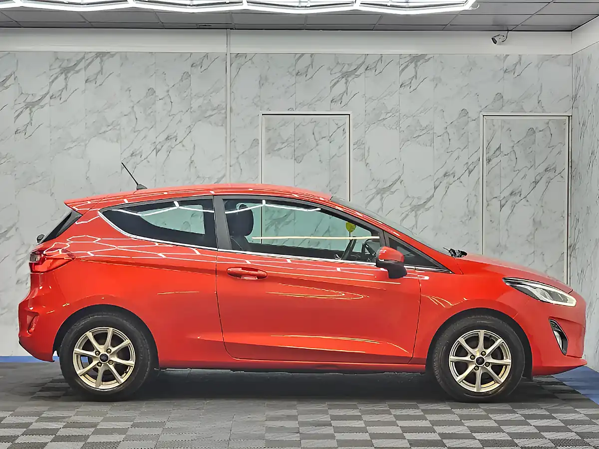 Used 2018 Ford Fiesta Zetec Red - Interior and Exterior details 10