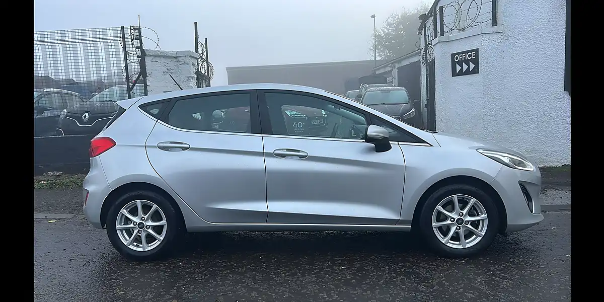Used 2018 Ford Fiesta Zetec Silver - Interior and Exterior details 3