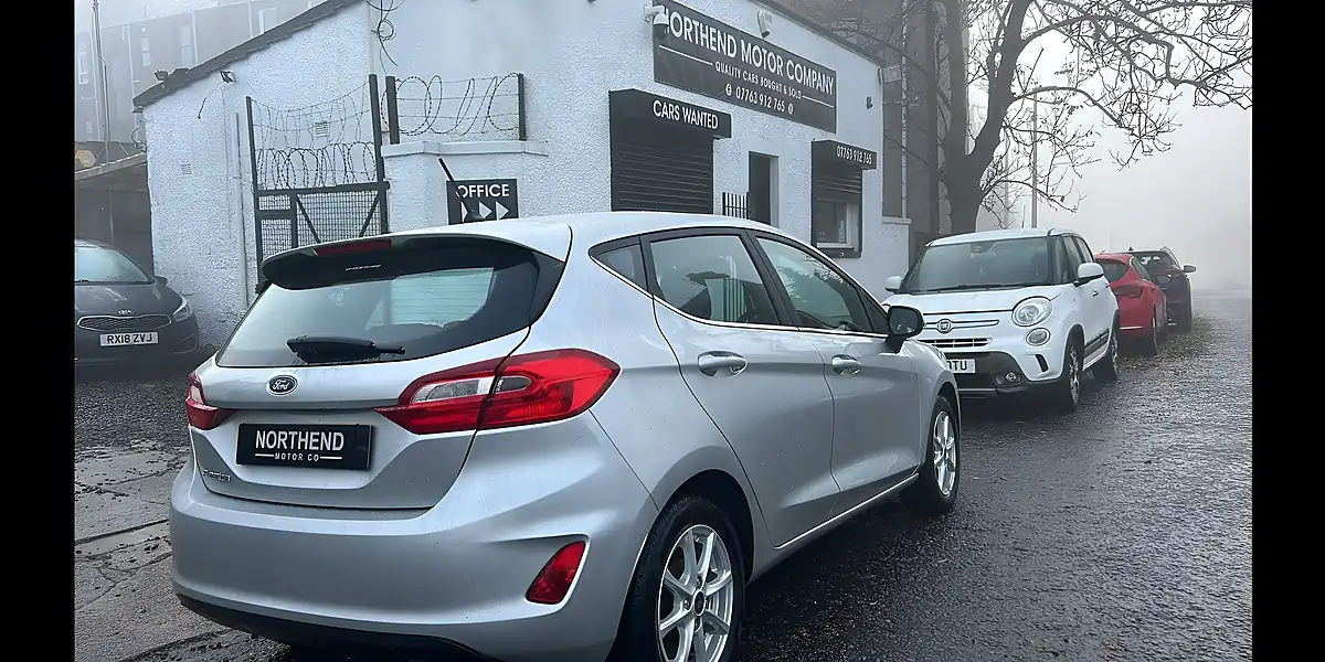 Used 2018 Ford Fiesta Zetec Silver - Interior and Exterior details 4