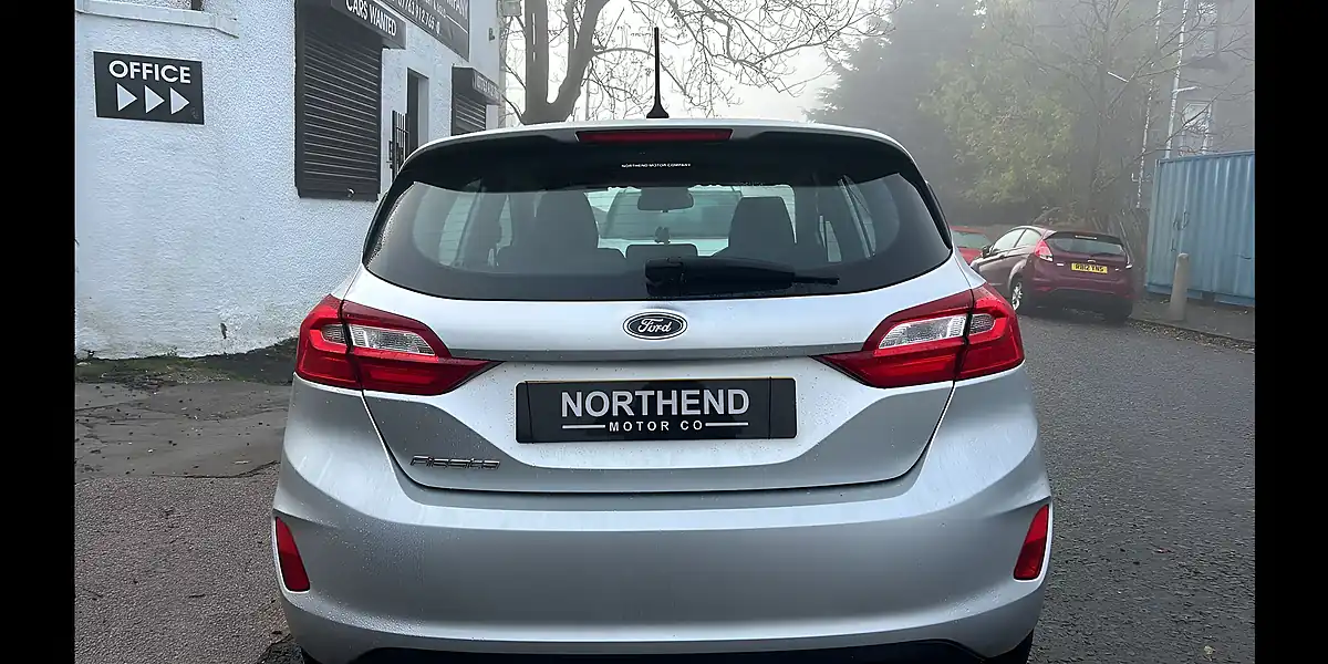 Used 2018 Ford Fiesta Zetec Silver - Interior and Exterior details 5