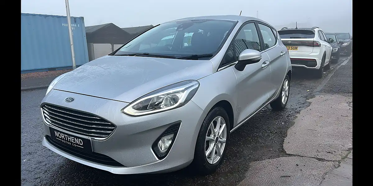 Used 2018 Ford Fiesta Zetec Silver - Interior and Exterior details 7