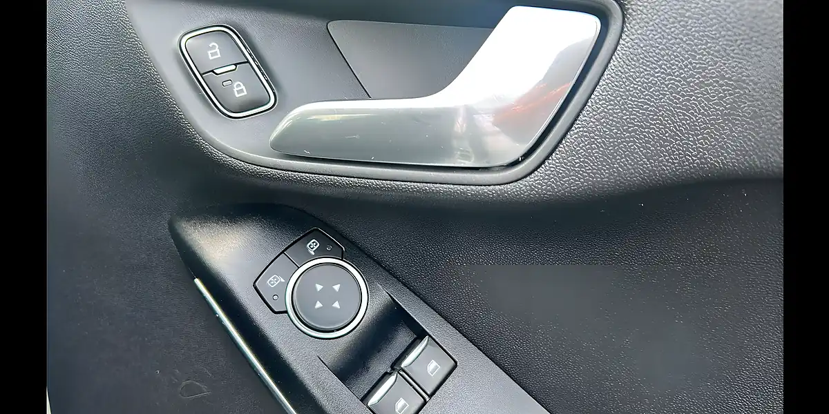 Used 2018 Ford Fiesta Zetec Silver - Interior and Exterior details 9