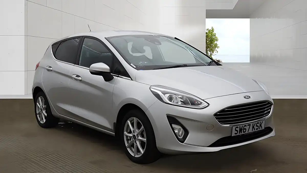 Used 2018 Ford Fiesta Zetec Silver - Front View