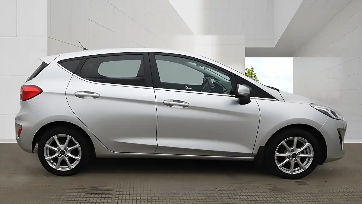 Used 2018 Ford Fiesta Zetec Silver - Interior and Exterior details 5