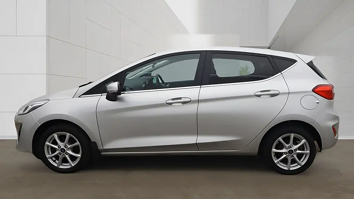 Used 2018 Ford Fiesta Zetec Silver - Interior and Exterior details 6