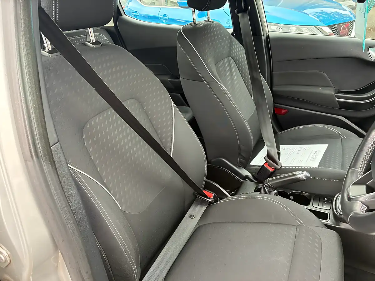Used 2018 Ford Fiesta Zetec Silver - Interior and Exterior details 13